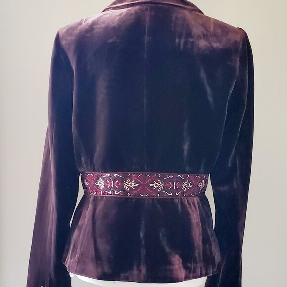LAUNDRY by SHELLI SEGAL Velvet Embroidered Blazer Jacket Maroon Colour - Picture 3 of 12